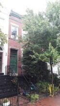 503 4th St SE, Unit B in Washington, DC - Building Photo - Building Photo