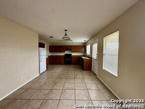 327 Ville Serene in San Antonio, TX - Building Photo - Building Photo