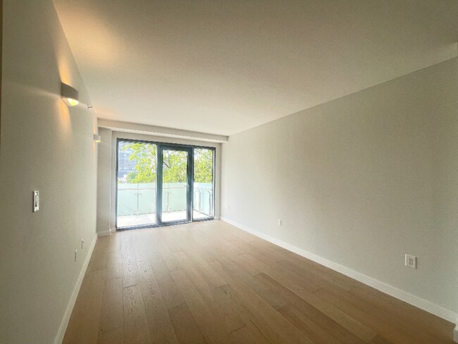 13680 41st Ave in Queens, NY - Building Photo - Building Photo