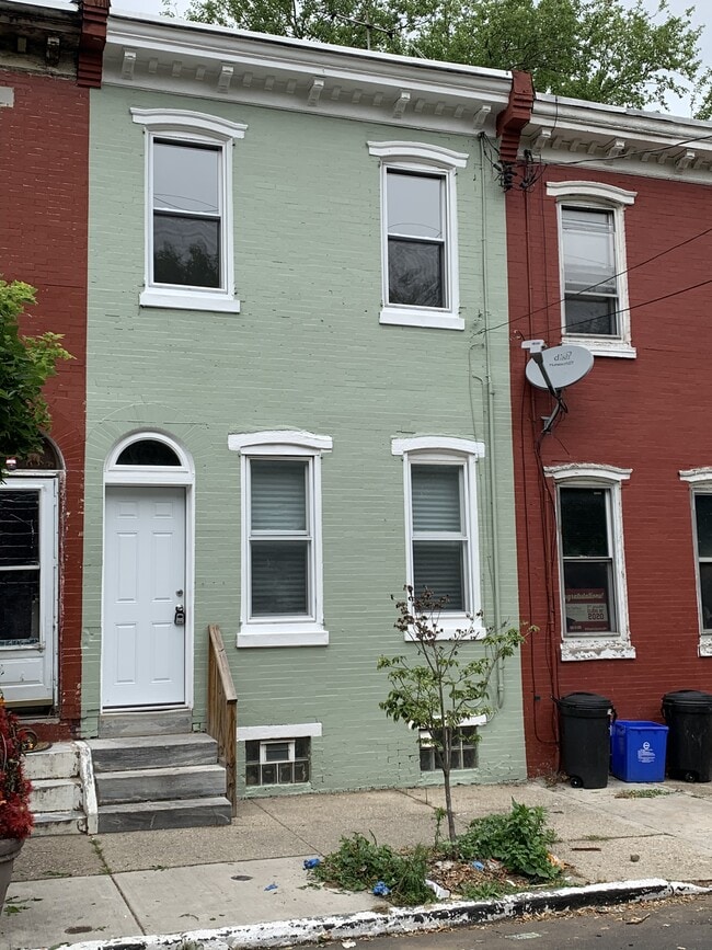 property at 747 E Woodlawn St