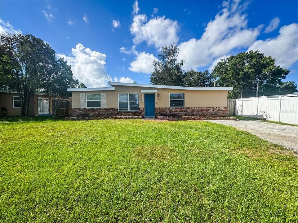8184 Rose Terrace in Seminole, FL - Building Photo