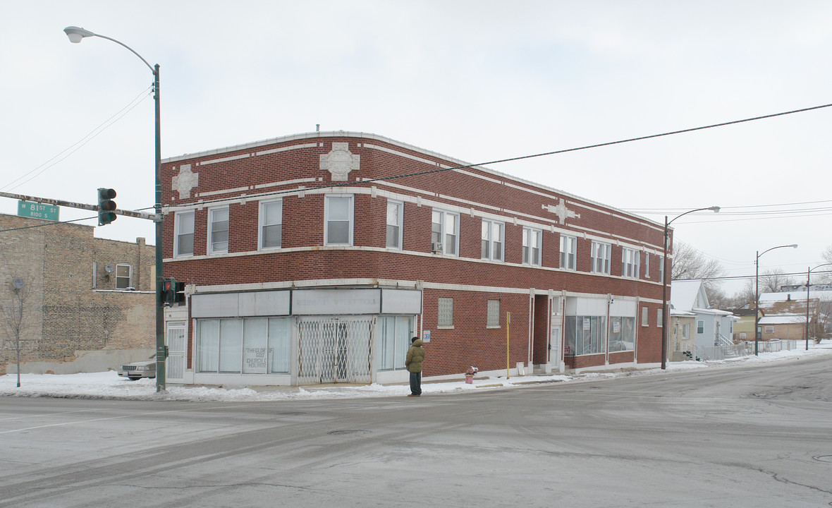 8057 S Halsted St in Chicago, IL - Building Photo