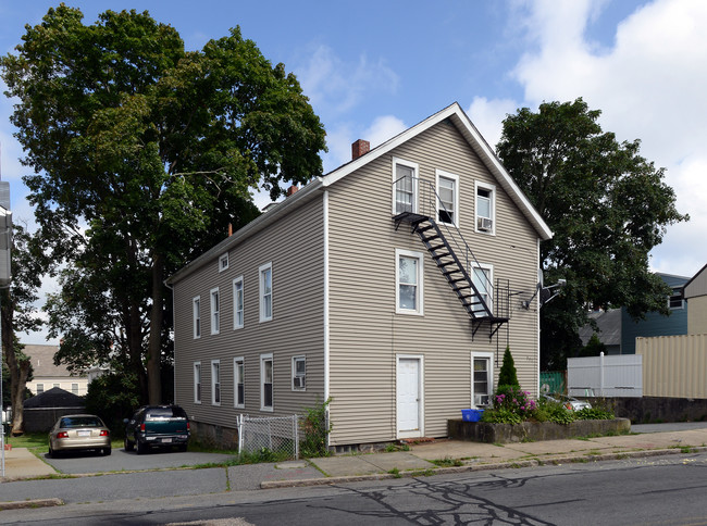 826 County St in New Bedford, MA - Building Photo - Building Photo