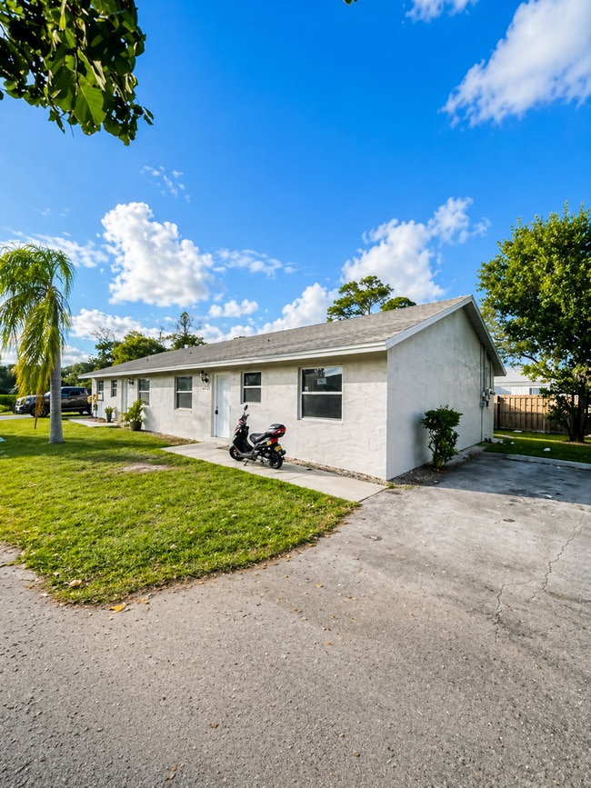 1420 Barton Rd, Unit 4, Unit 4
