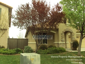 1400 Snapdragon Ln in Roseville, CA - Building Photo - Building Photo