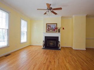 204 Brookgreen Dr in Chapel Hill, NC - Building Photo - Building Photo