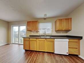 268 Indian Lake Dr in Maineville, OH - Building Photo - Building Photo