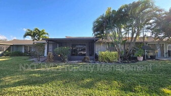 4261 Island Cir in Ft. Myers, FL - Building Photo