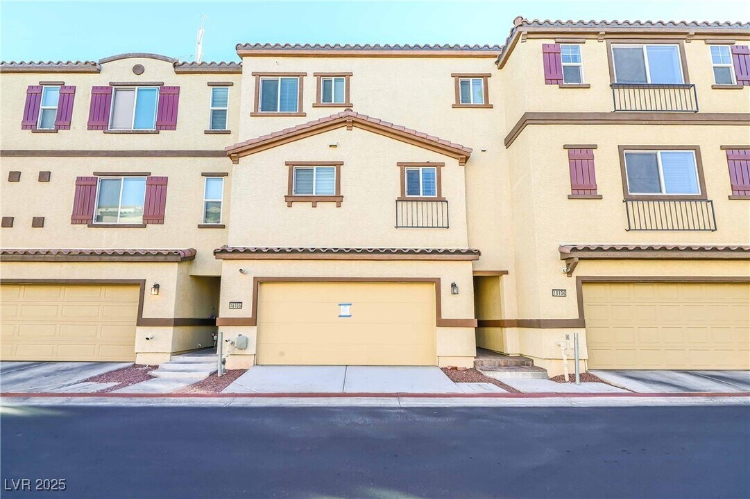 1525 Spiced Wine Ave in Henderson, NV - Building Photo