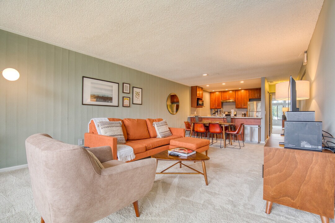 13954 NE 60th Way in Redmond, WA - Building Photo