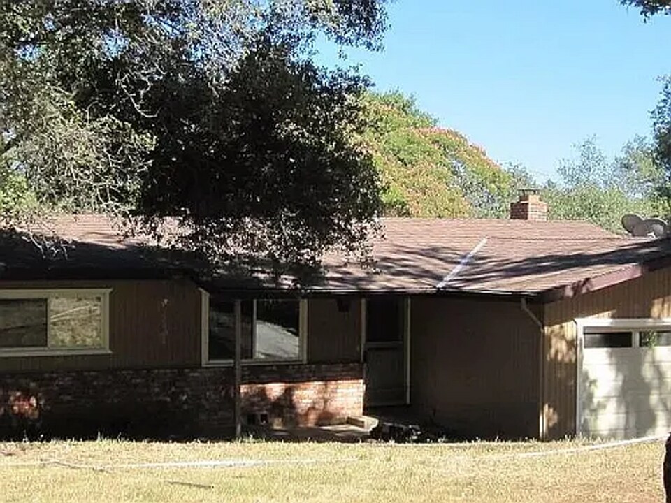 3700 Upland Dr in Auburn, CA - Building Photo