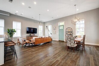 4810 Springdale Rd in Austin, TX - Building Photo - Building Photo