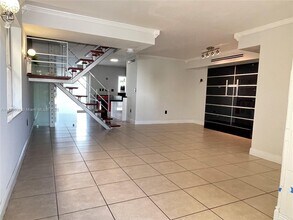 881 SW 104th Ct in Miami, FL - Building Photo - Building Photo