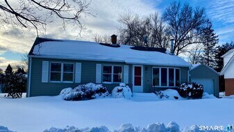 178 Edgewood Dr in Torrington, CT - Building Photo