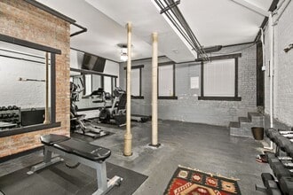 6105 N Winthrop Ave in Chicago, IL - Foto de edificio - Building Photo