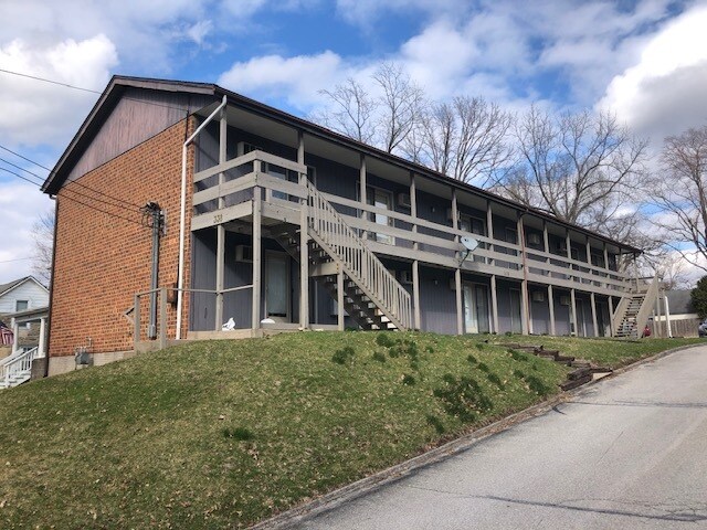 338 S Governor St in Iowa City, IA - Building Photo