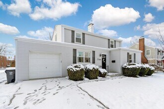 2063 Inchcliff Rd in Columbus, OH - Foto de edificio - Building Photo