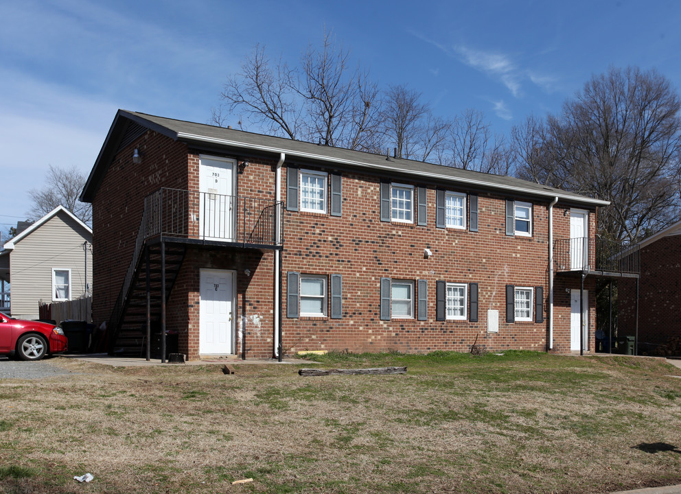 703 Liberty St in Durham, NC - Building Photo