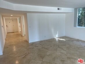 9297 Burton Way in Beverly Hills, CA - Building Photo - Building Photo