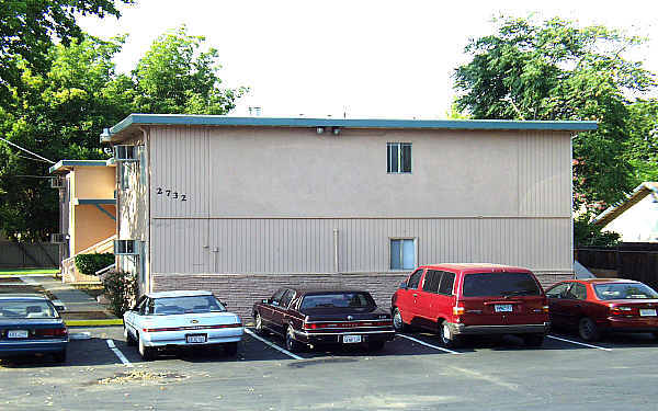 Birchwood Meadows in Sacramento, CA - Foto de edificio - Building Photo