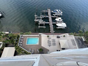 18000 N Bay Rd in Sunny Isles Beach, FL - Building Photo - Building Photo