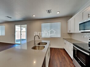 6615 S 42nd Dr in Phoenix, AZ - Building Photo - Building Photo