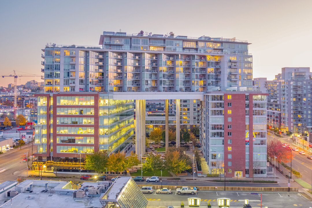 Central & Skybridge Residences in Vancouver, BC - Building Photo