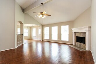 27 Orchid Grove Pl in Conroe, TX - Foto de edificio - Building Photo