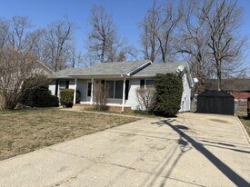 363 Donna Dr in Clarksville, TN - Building Photo