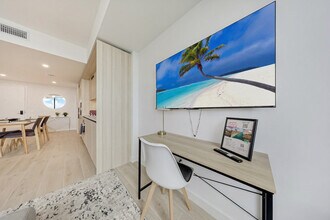 40 NW 3rd St in Miami, FL - Building Photo - Building Photo