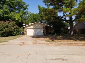 149 W L St in Jenks, OK - Building Photo