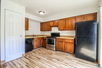 171 Aspetuck Vlg in New Milford, CT - Building Photo - Building Photo