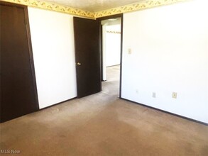 28 Pioneer Dr in Wintersville, OH - Building Photo - Building Photo