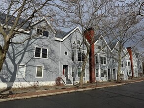 127 Union St, Unit 127-2 in Poughkeepsie, NY - Building Photo - Building Photo