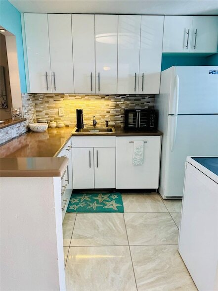 5300 NE 24th Terrace, Unit 303 in Fort Lauderdale, FL - Foto de edificio - Building Photo