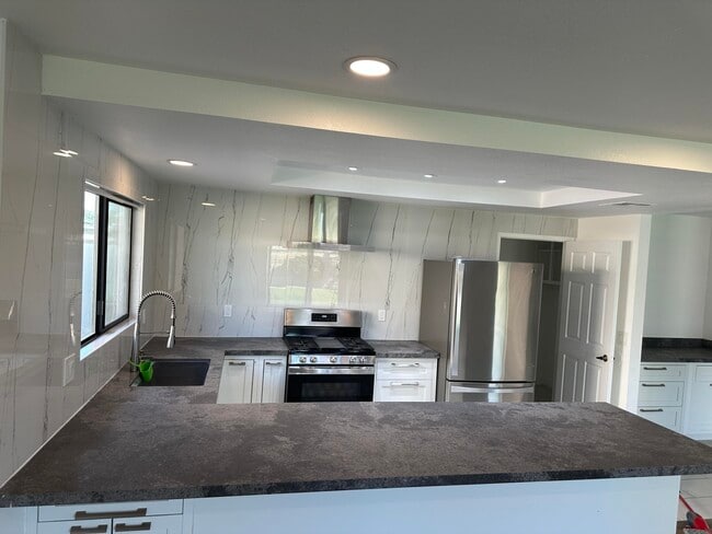 27131 Shadowcrest Ln in Cathedral City, CA - Building Photo - Building Photo