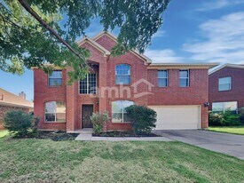 10308 Oak Branch Ln in Fort Worth, TX - Building Photo