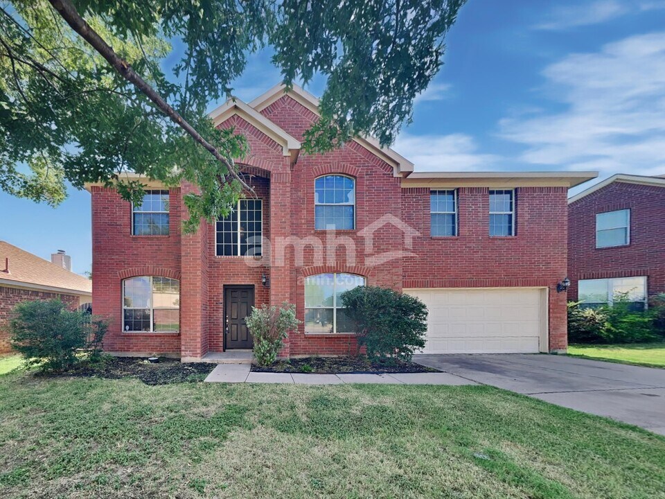 10308 Oak Branch Ln in Fort Worth, TX - Foto de edificio