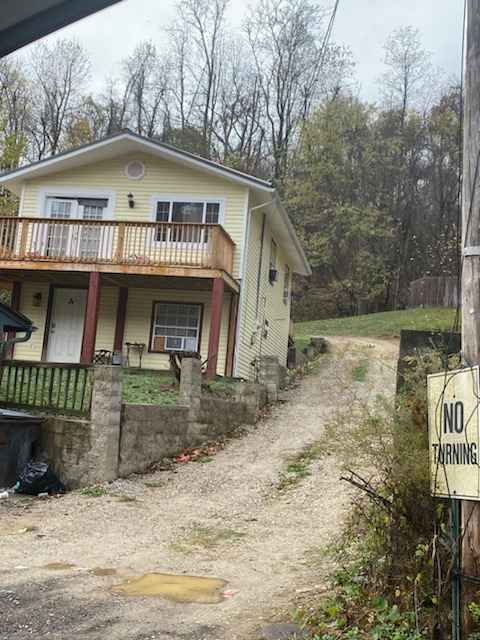 3302 Springhaven St, Unit # B in Catlettsburg, KY - Building Photo