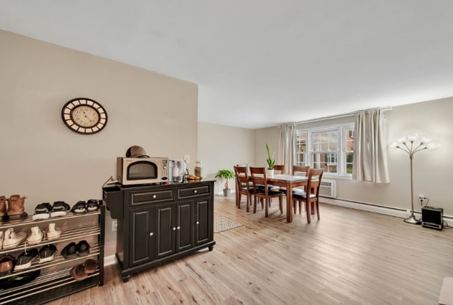 property at 9 Grandview Dr