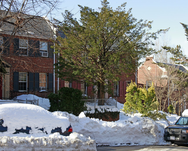 2634 39th St NW in Washington, DC - Building Photo - Building Photo