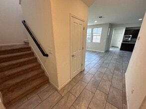 1039 S Fowler Ln in Tracy, CA - Building Photo - Building Photo