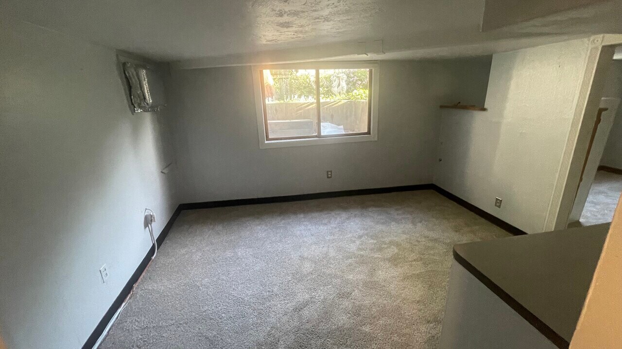 2342 E 13th St in Des Moines, IA - Foto de edificio