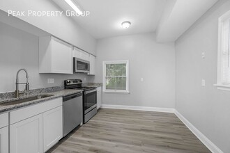 1516 William Howard Taft Rd in Cincinnati, OH - Building Photo - Building Photo