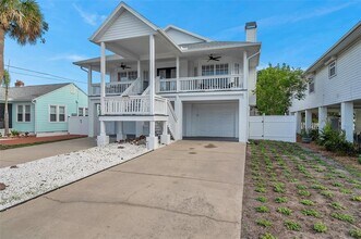 7615 Coquina Way in St Pete Beach, FL - Building Photo - Building Photo
