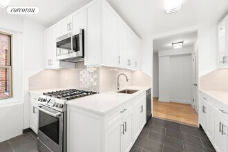 177 E 75th St in New York, NY - Building Photo - Building Photo