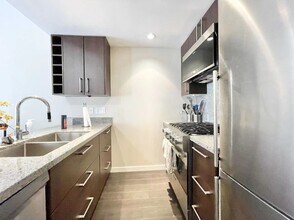1708 Columbia St in Vancouver, BC - Building Photo - Building Photo