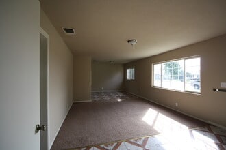 1468 N Geraldine Way in Fresno, CA - Building Photo - Building Photo