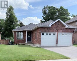 59 Sydenham Wells in Barrie, ON - Building Photo