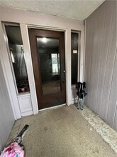 1328 Logan Ave NW in Canton, OH - Foto de edificio - Building Photo